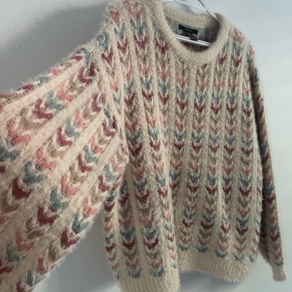 Forever 21 Women's sweater - Picture 6 of 8